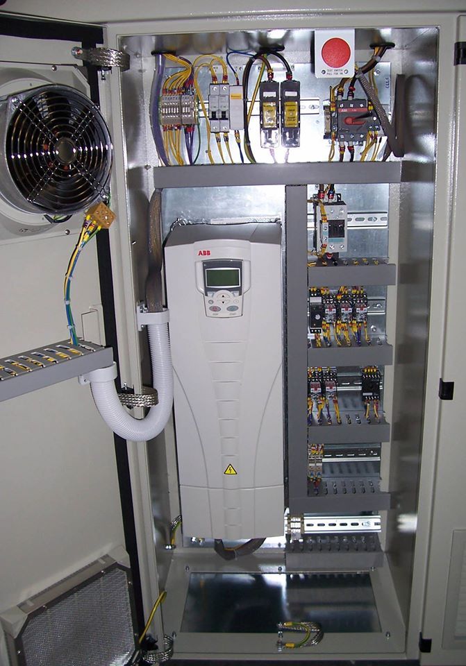 Panel Inverter ABB: 7 Komponen Wajib yang Menentukan Performa Industri Optimal 1 panel inverter